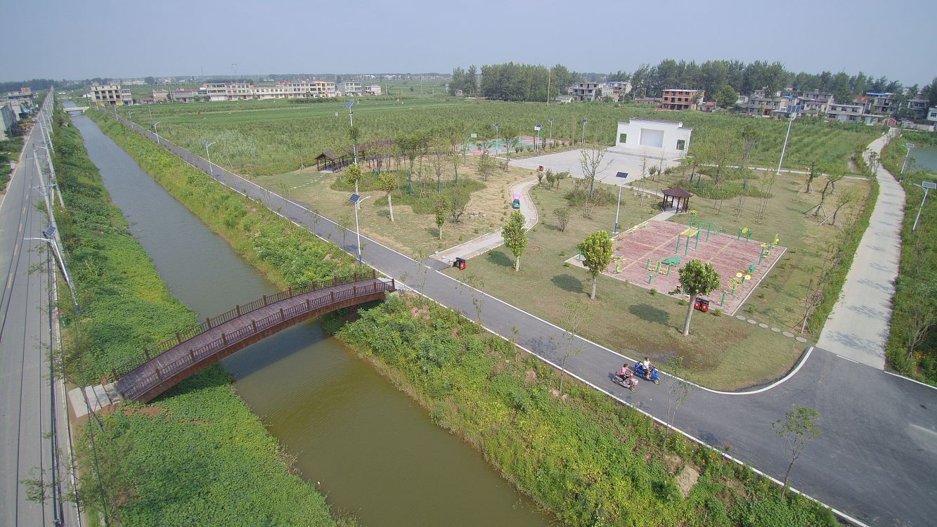 阜陽市潁泉區(qū)2016、2017年出列村環(huán)境綜合整治項目棗樹行村.jpg