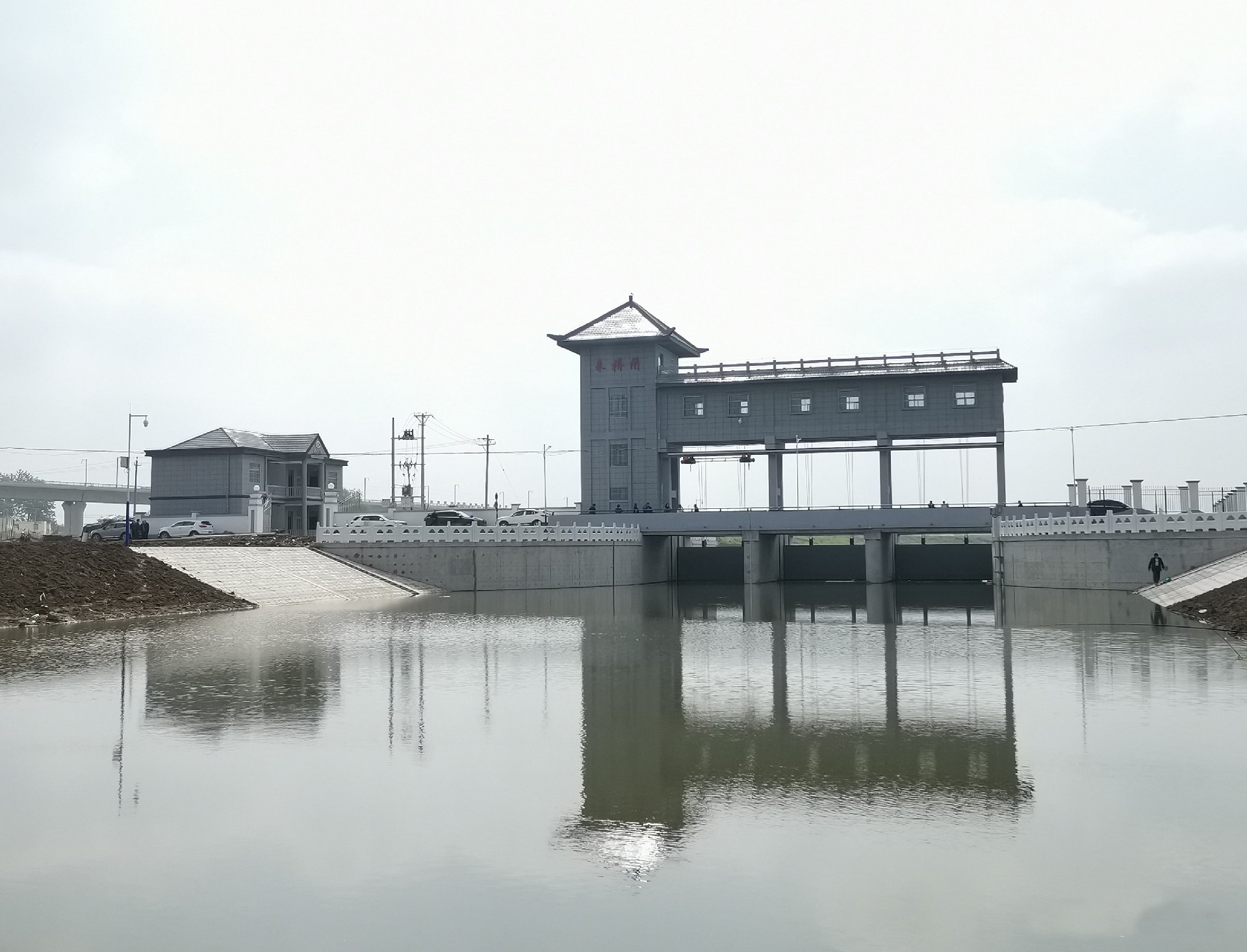 阜陽市潁州區(qū)小潤河治理工程（二期）施工3標(朱橋閘.jpg